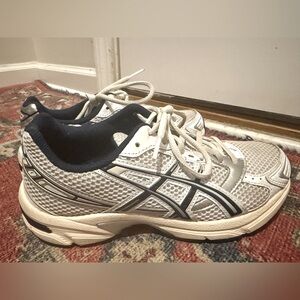 ASICS gel 1130 navy and white  size 8